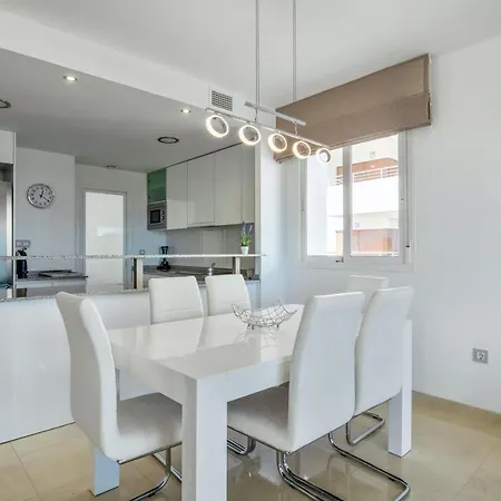 Spacious In With Sea View Apartamento